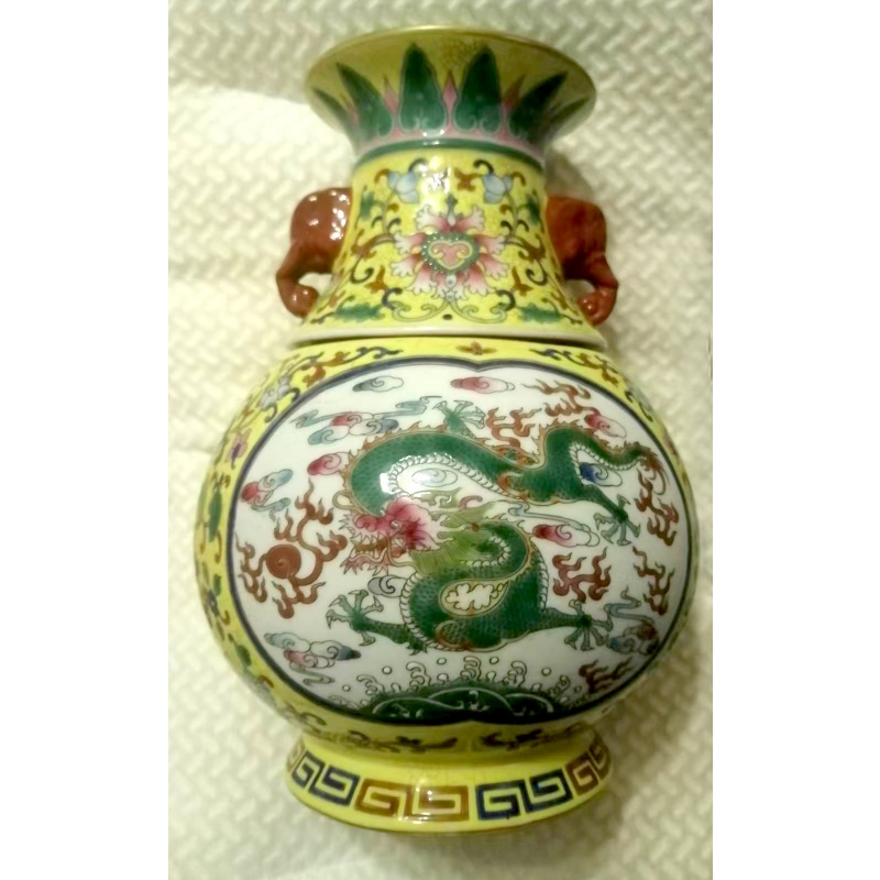 粉彩转心瓶AB0007