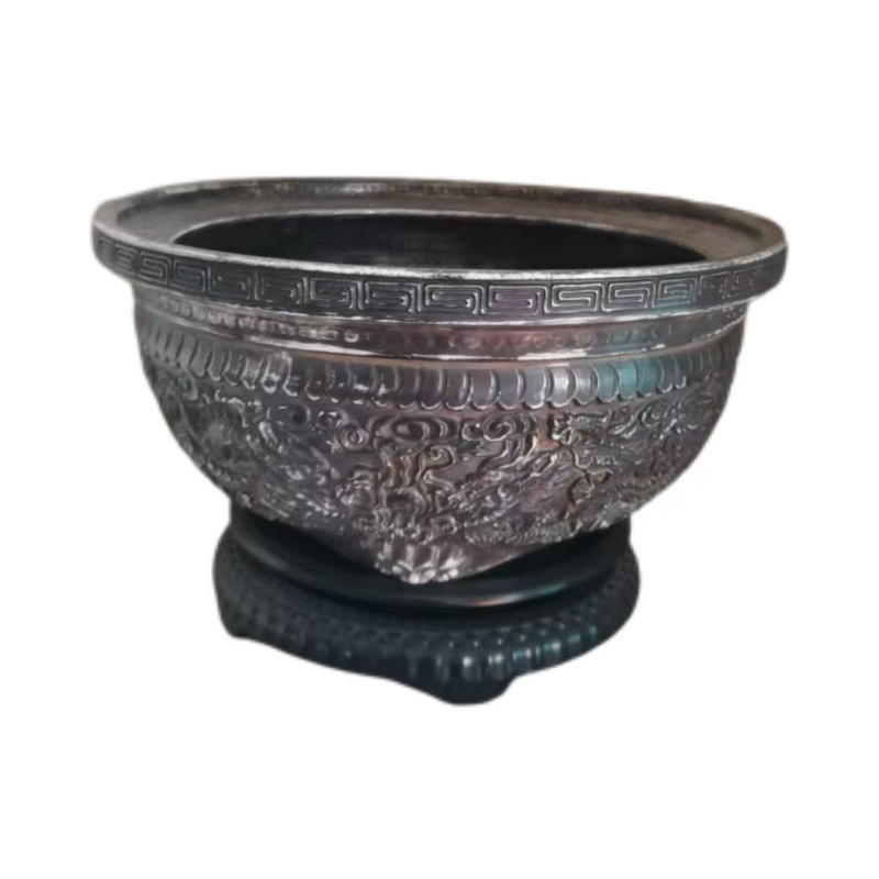 乾隆款银包瓷九龙浮雕聚宝盆AC0029