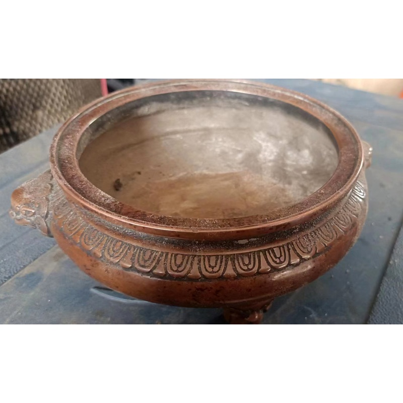 兽耳三足莲纹铜香炉AB1195