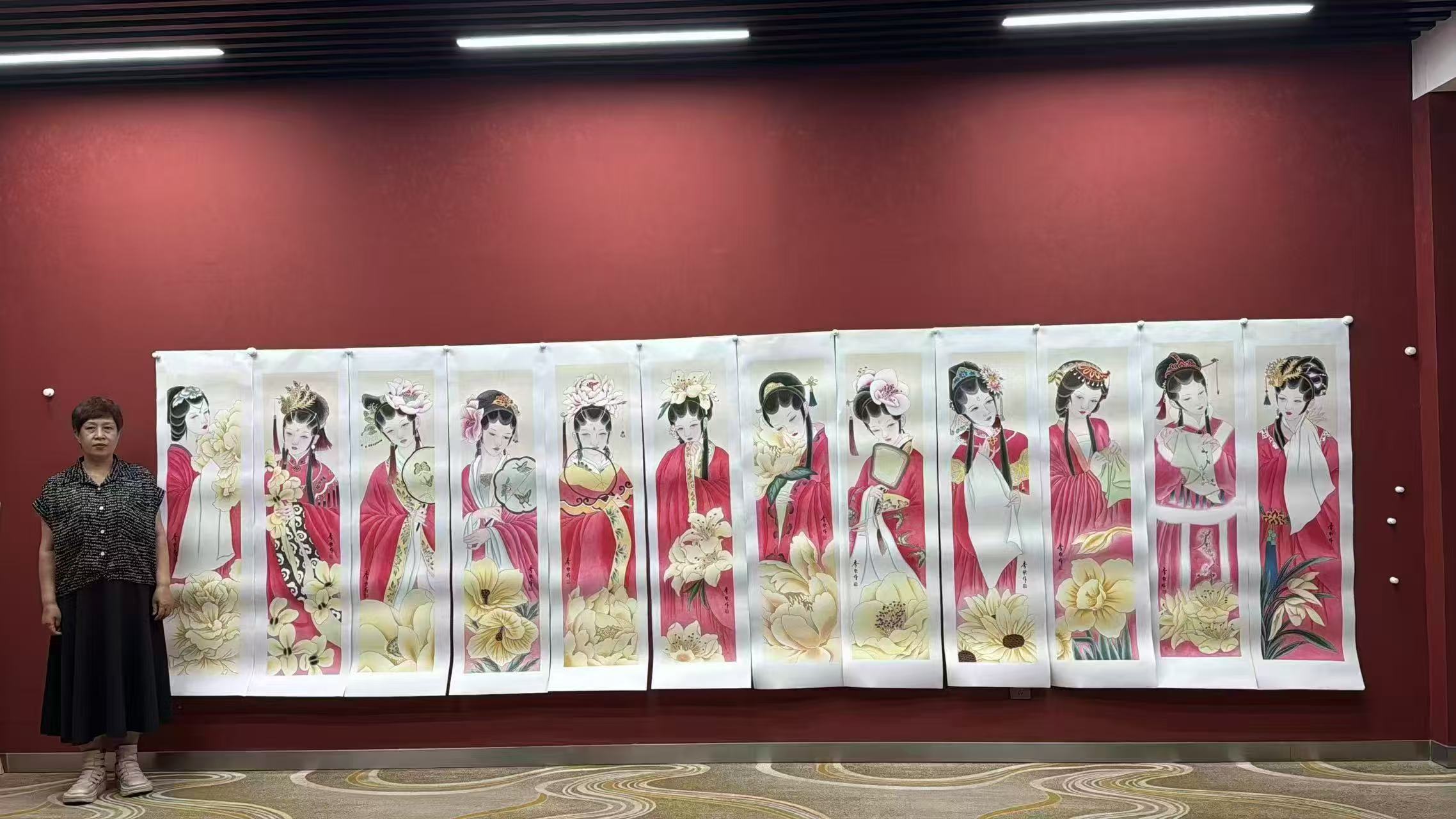 王绣欣   十二条屏AD2211