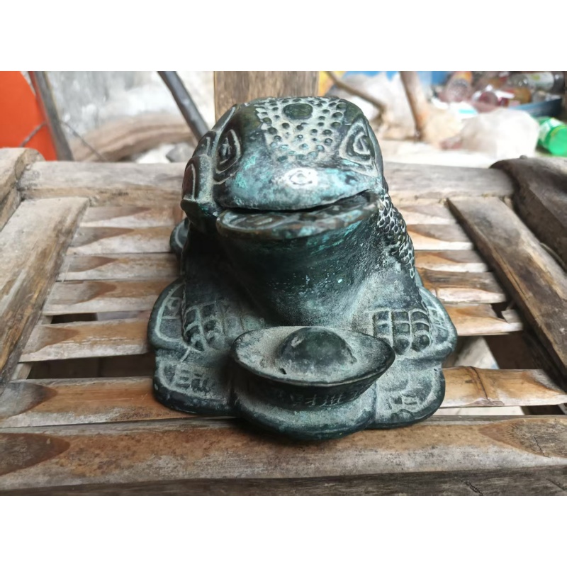 青铜三足金蟾招财摆件AB5118